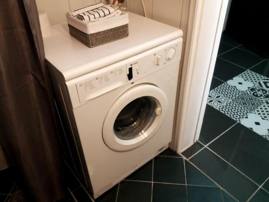 Modern Flat In City Center Atene Esterno foto